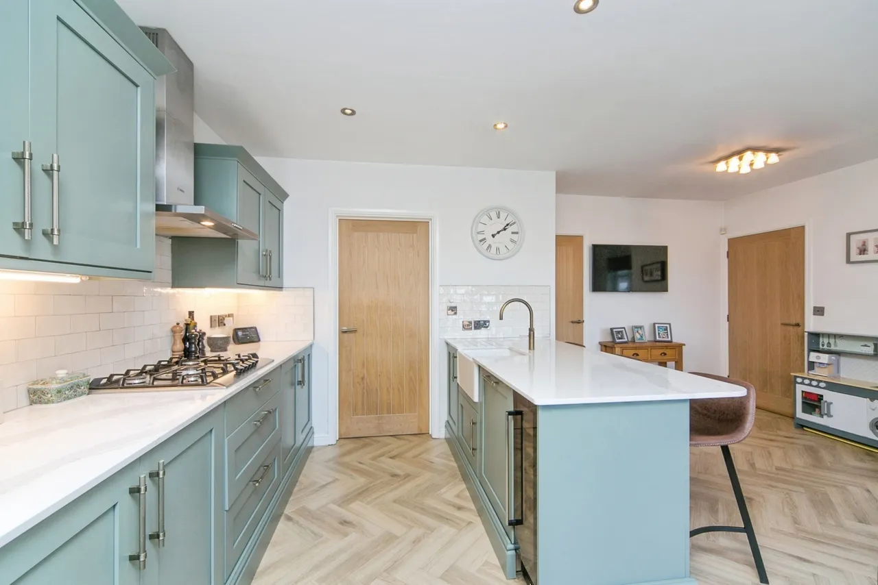 Ffordd Yr Wyddfa, Colwyn Heights, LL29, photo 8