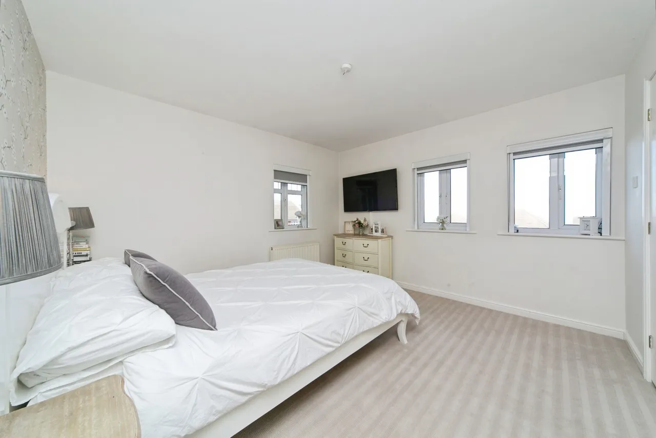 Ffordd Yr Wyddfa, Colwyn Heights, LL29, photo 11