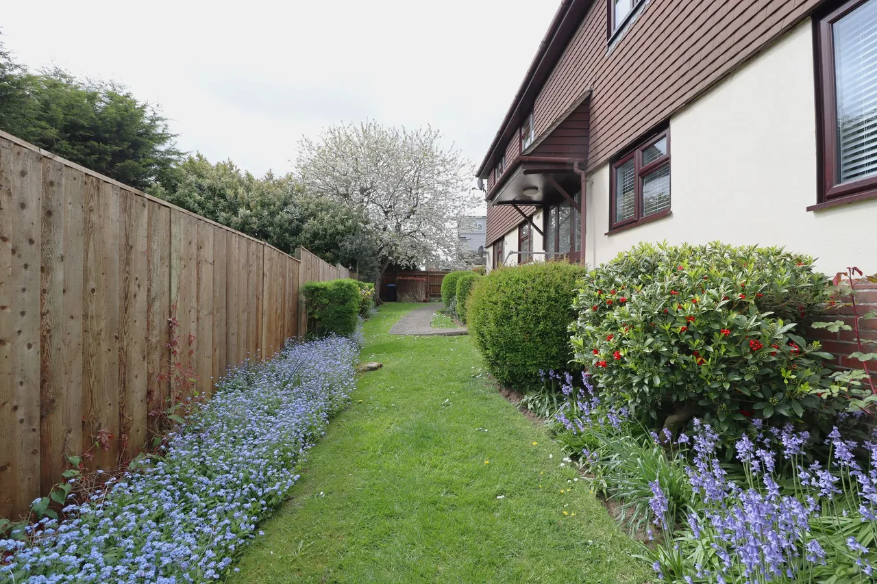 Hilltop Close, Rayleigh, SS6, photo 10