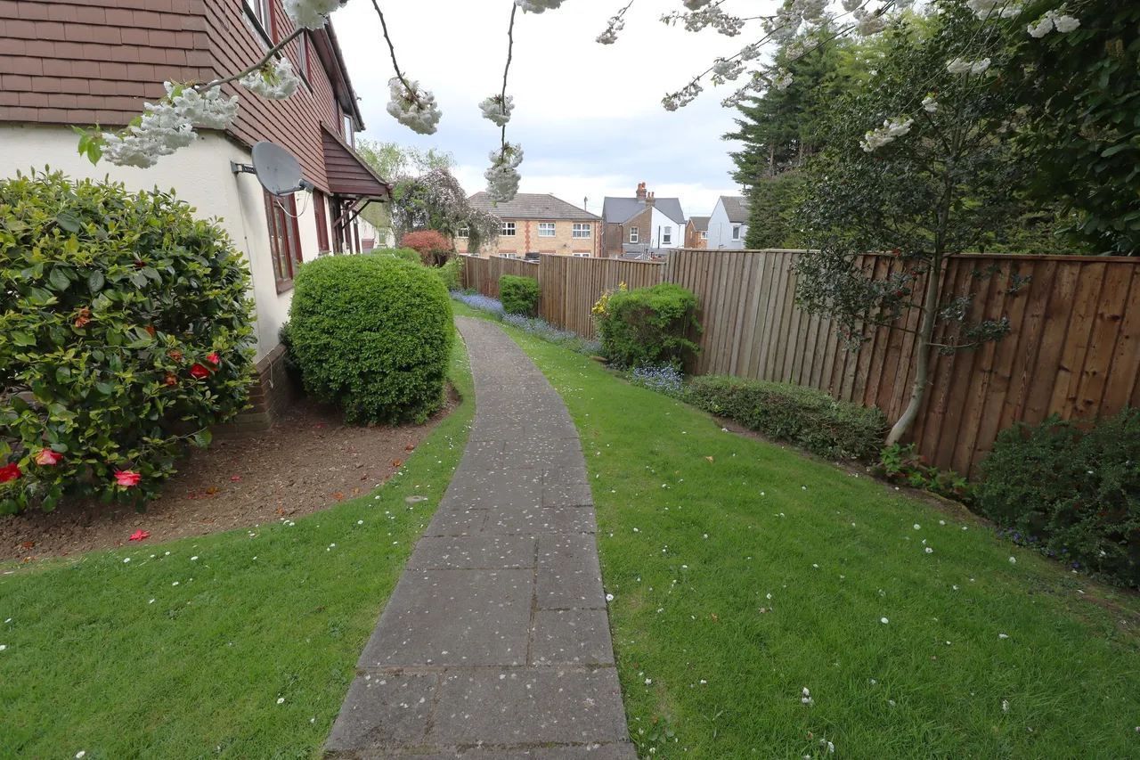Hilltop Close, Rayleigh, SS6, photo 7