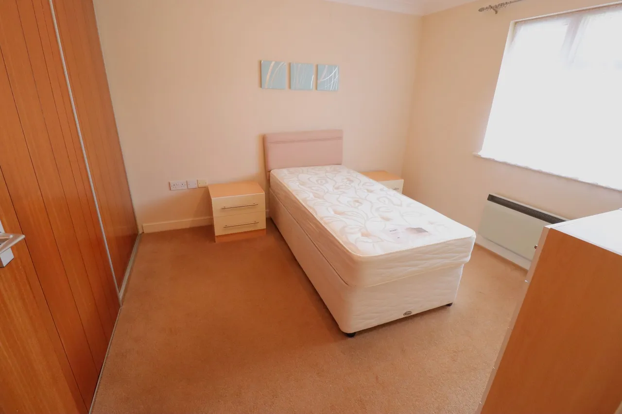Hilltop Close, Rayleigh, SS6, photo 5