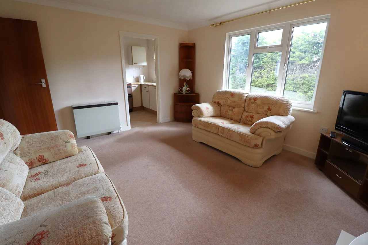 Hilltop Close, Rayleigh, SS6, photo 8