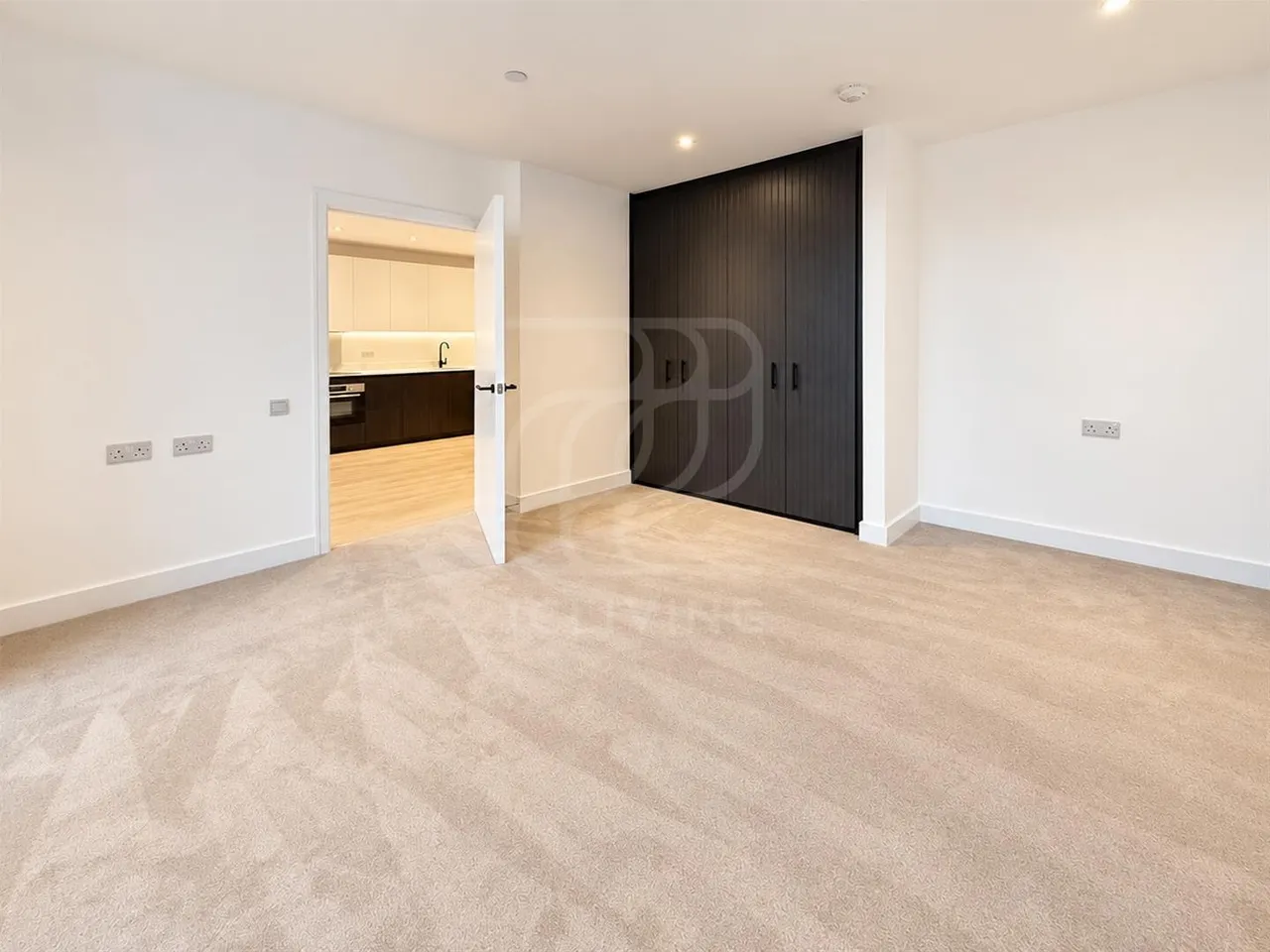 Everdene Path, London, W3, photo 6