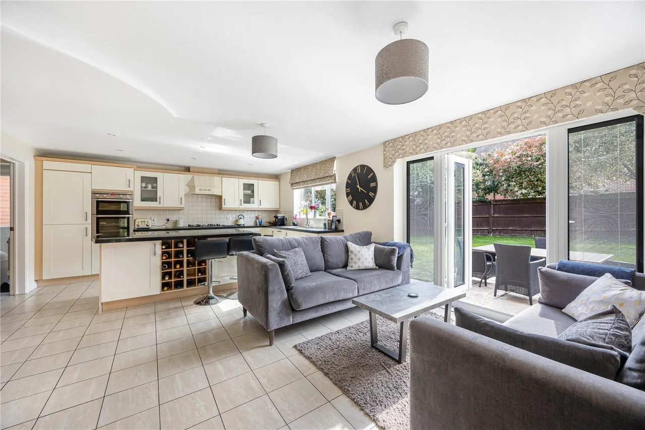 Monarch Drive, Shinfield, RG2, photo 11