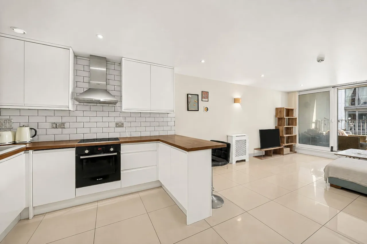 Western Gateway, London, E16, photo 6