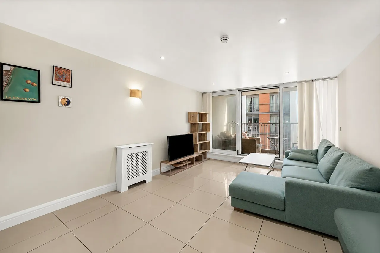 Western Gateway, London, E16, photo 12