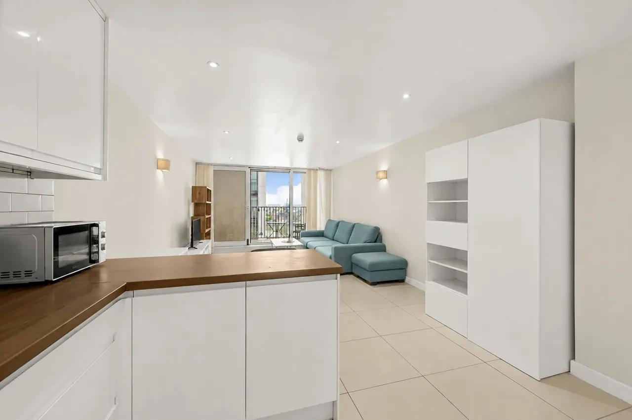 Western Gateway, London, E16, photo 9