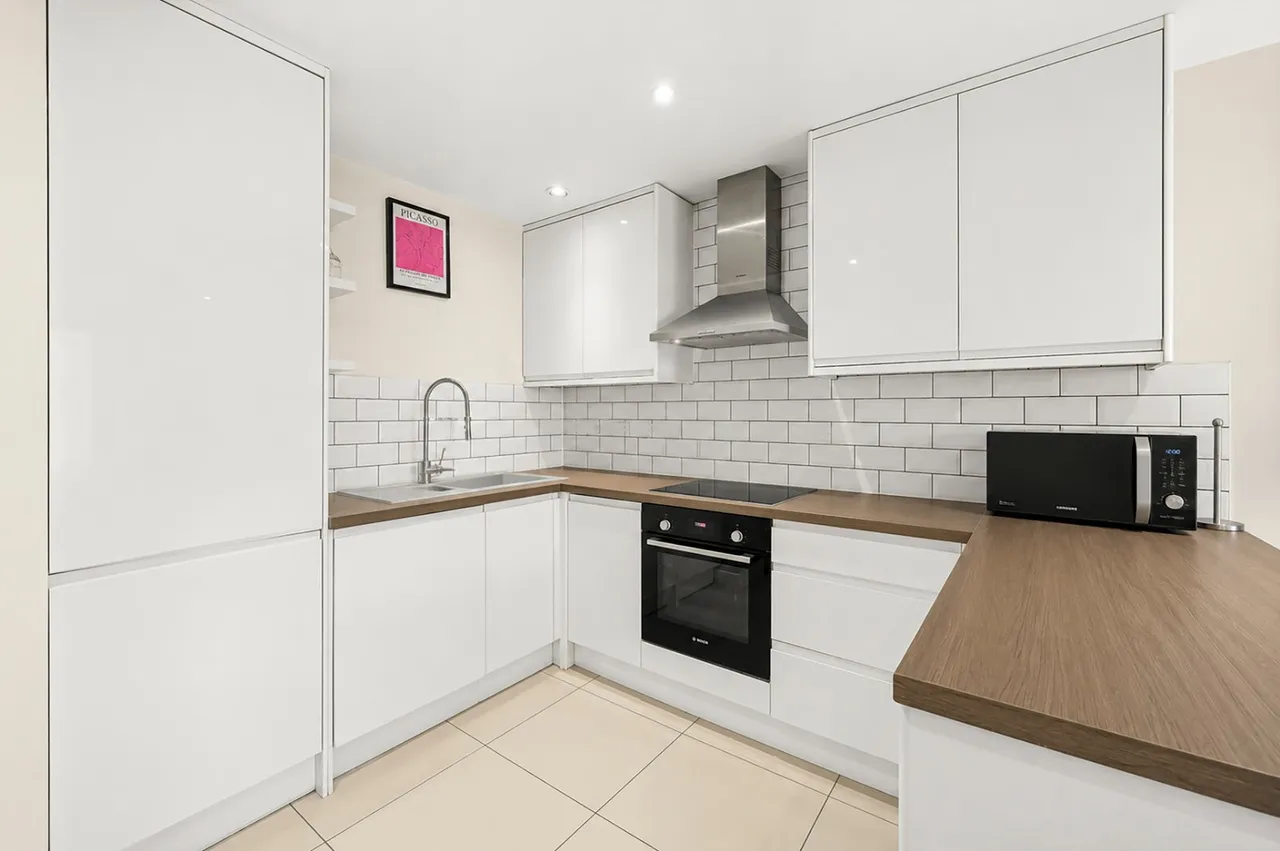 Western Gateway, London, E16, photo 3