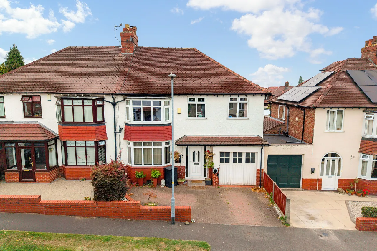 4 bed house for sale, Wardley Road, Lower Walton, WA4