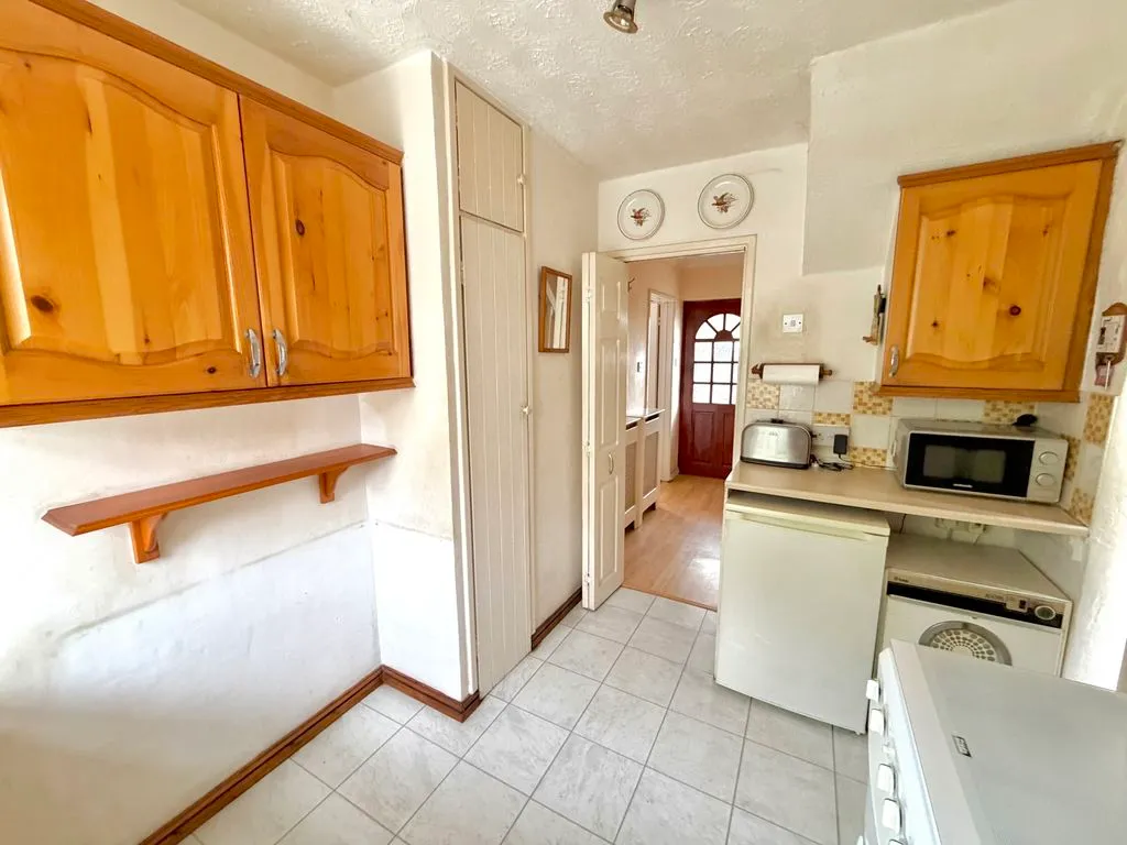 Poynters Road, Luton LU4 0TN, photo 10