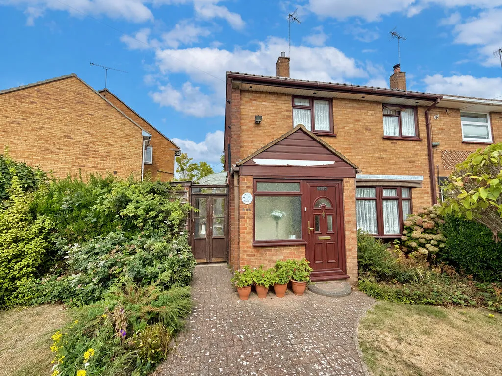 Poynters Road, Luton LU4 0TN, photo 17
