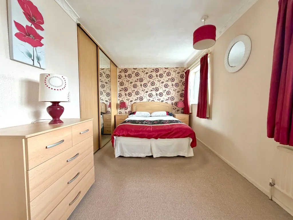 Poynters Road, Luton LU4 0TN, photo 4