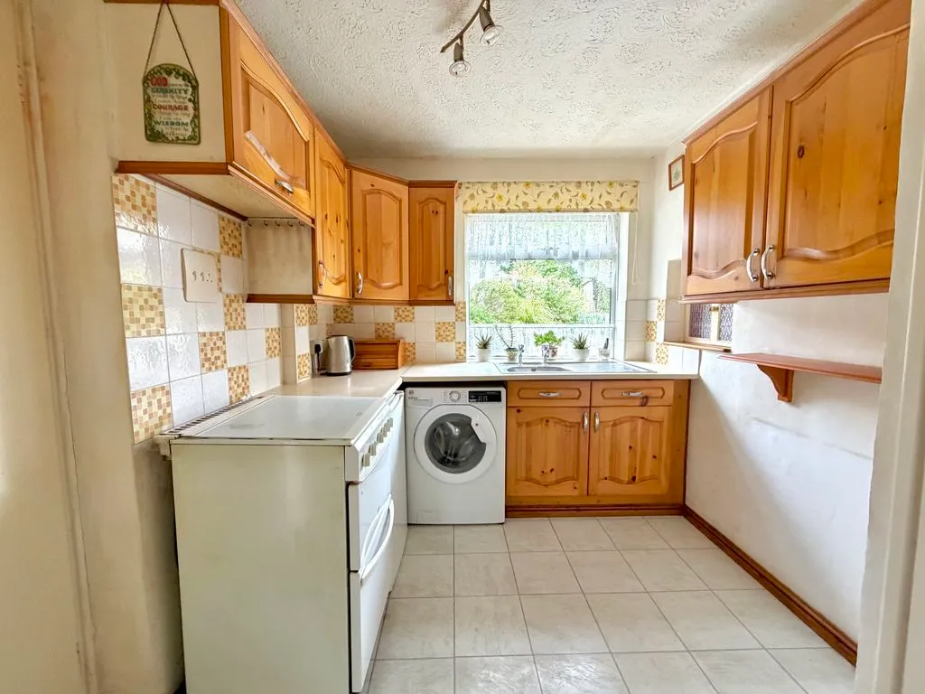 Poynters Road, Luton LU4 0TN, photo 2