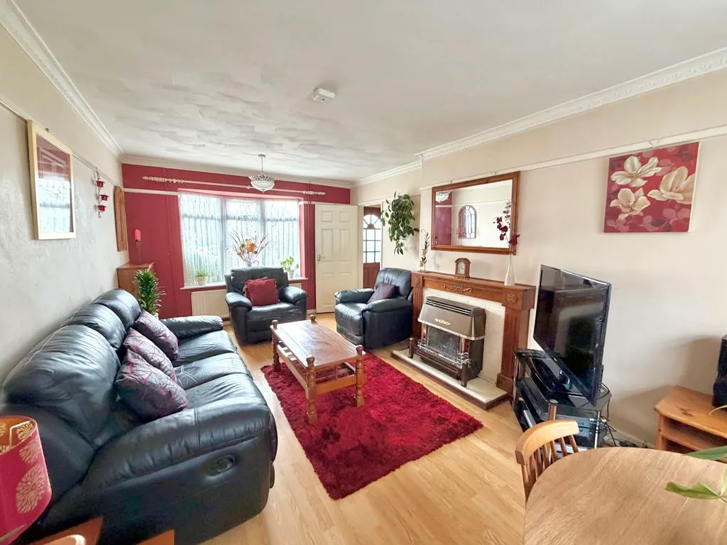 Poynters Road, Luton LU4 0TN, photo 8