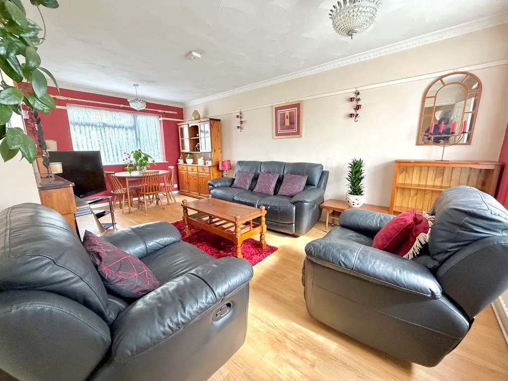 Poynters Road, Luton LU4 0TN, photo 3