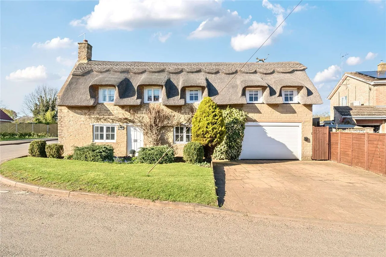 4 bed house for sale, High Street, Maxey, PE6