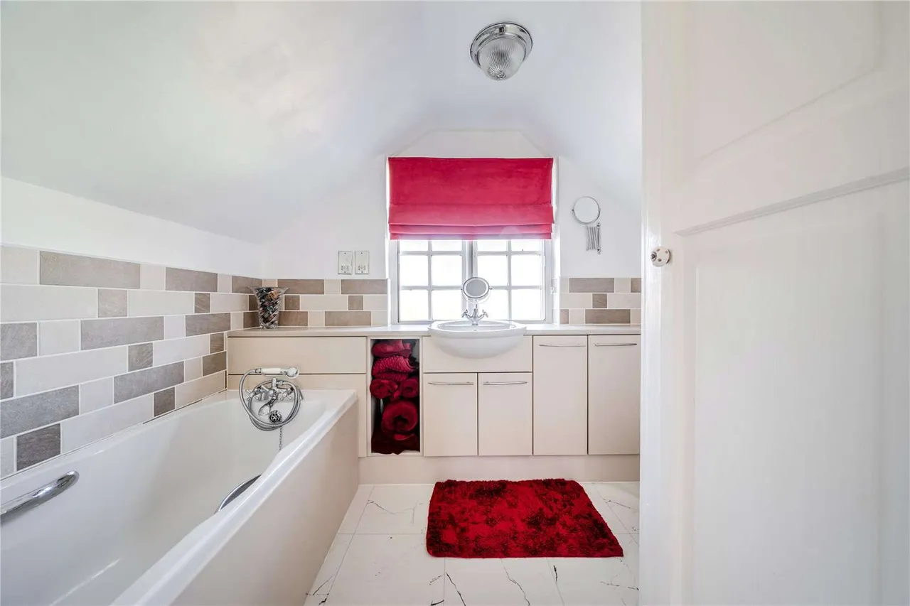 High Street, Maxey, PE6, photo 7