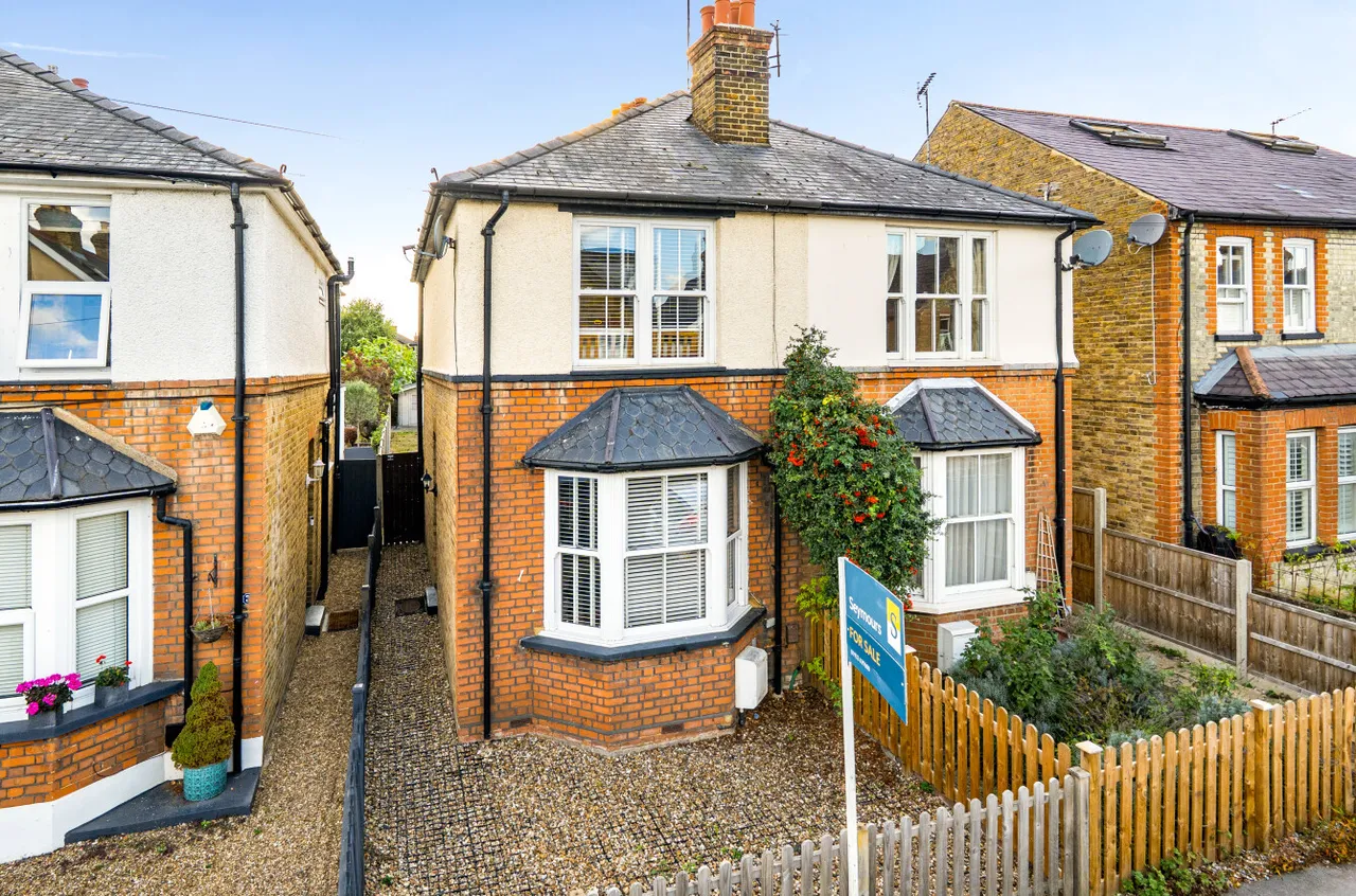 2 bed house for sale, Sunbury Lane, Walton On Thames, KT12