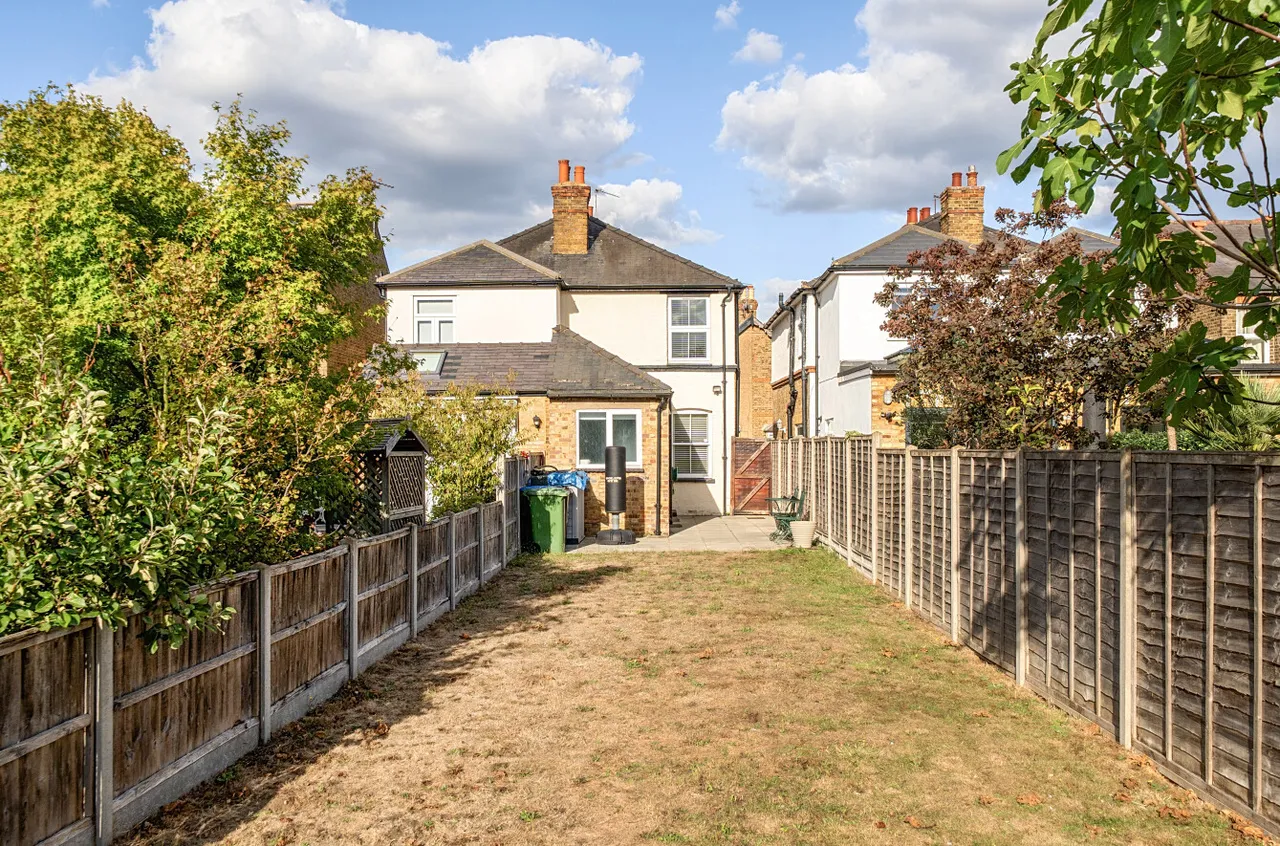 Sunbury Lane, Walton On Thames, KT12, photo 13