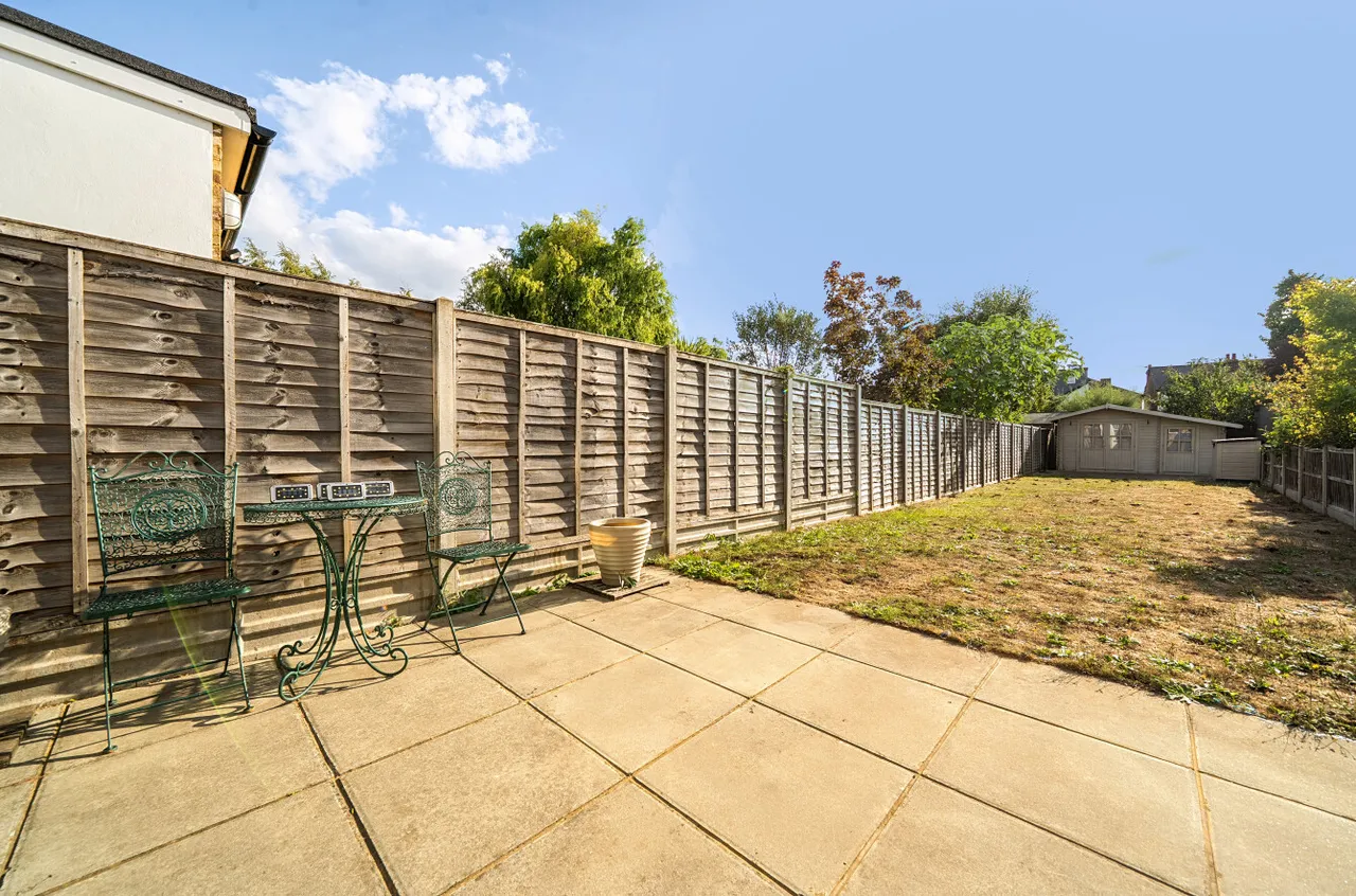 Sunbury Lane, Walton On Thames, KT12, photo 14