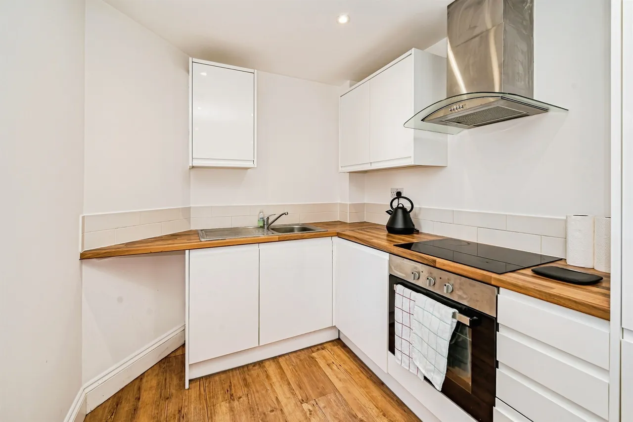 1 bed flat for sale, Walton Street, Aylesbury, HP21