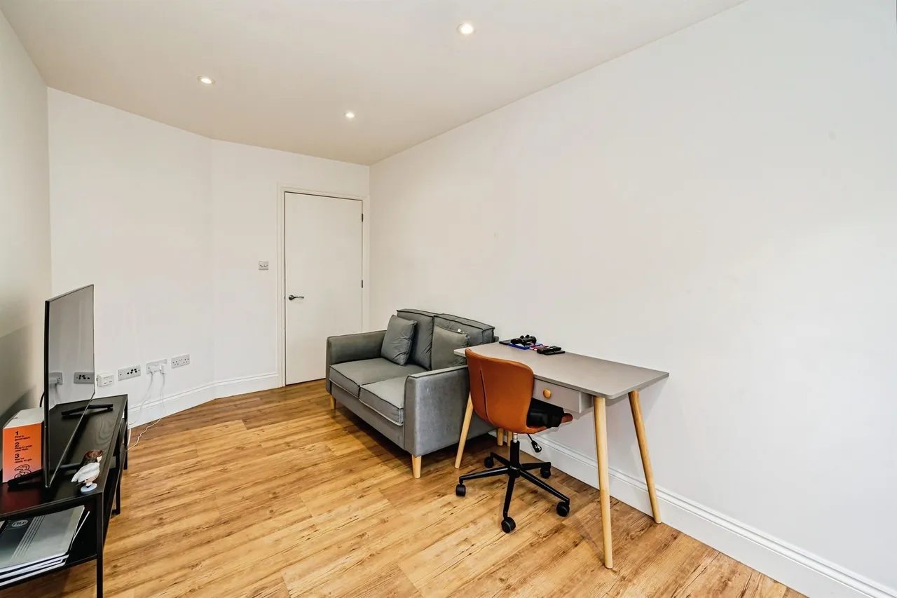 Walton Street, Aylesbury, HP21, photo 9