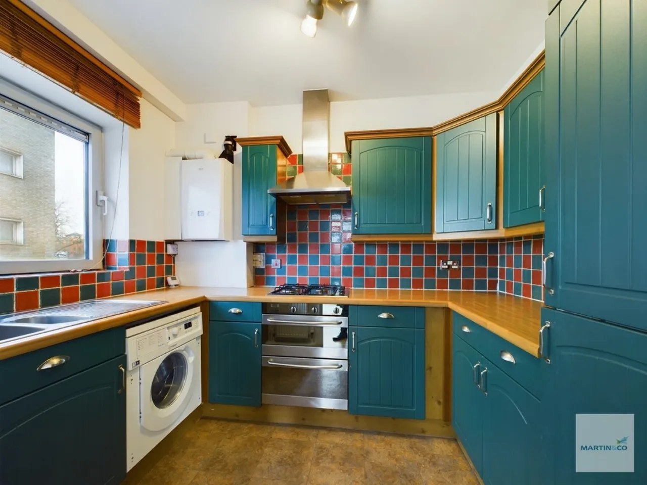 Loxley Court, St James Street, photo 5