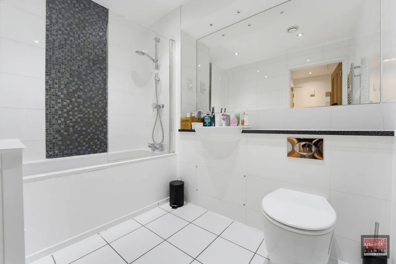 Great Charta Close, Englefield Green, TW20, photo 7