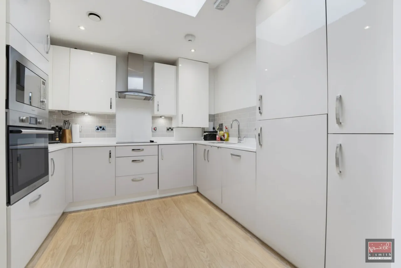 Great Charta Close, Englefield Green, TW20, photo 12