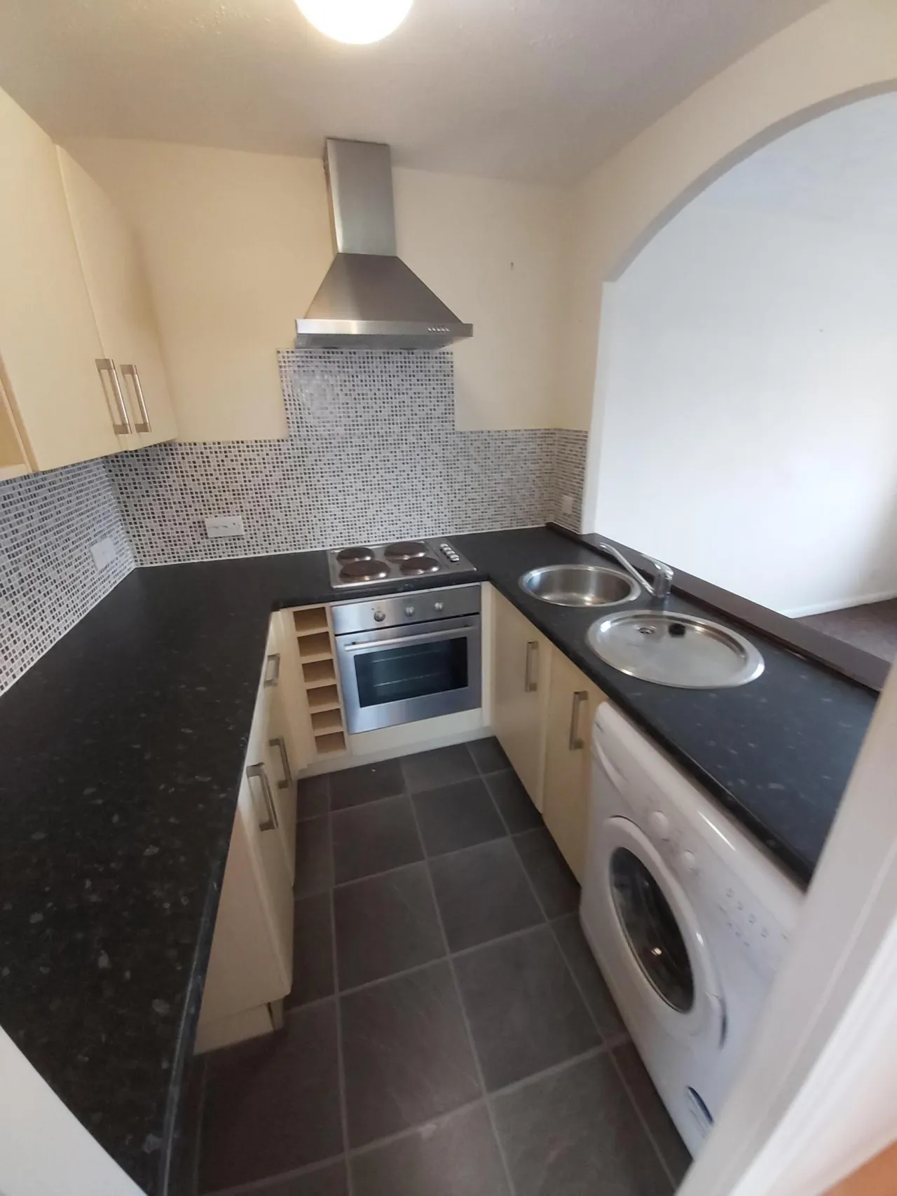 Dallow Crescent, Burton Upon Trent, DE14, photo 4