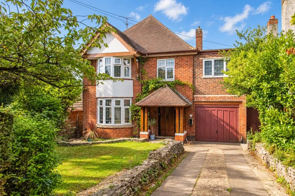 4 bed house for sale, Northfield Avenue, Kettering