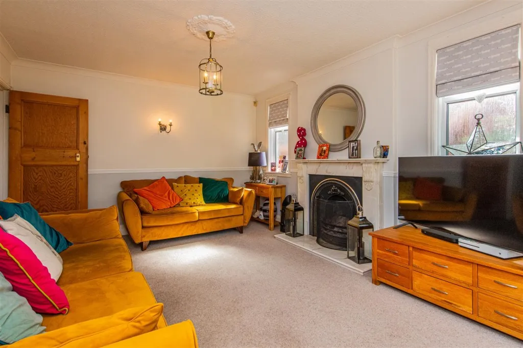 Northfield Avenue, Kettering, photo 9