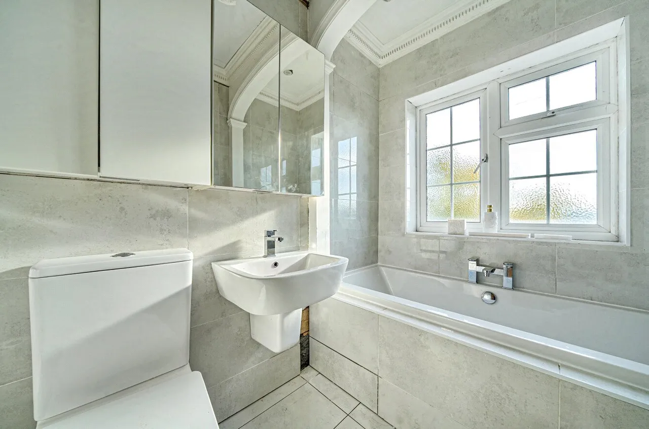 Dartford Road, Horton Kirby, DA4, photo 13