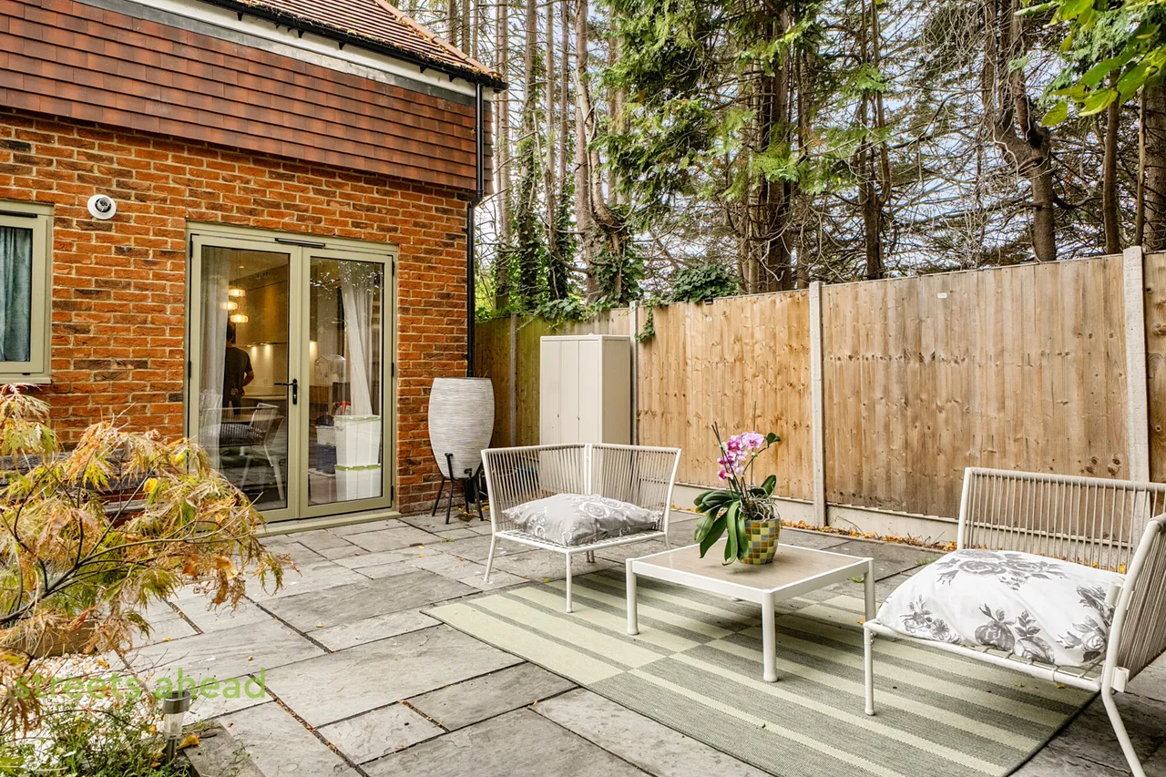Roke Road, Kenley, CR8, photo 13