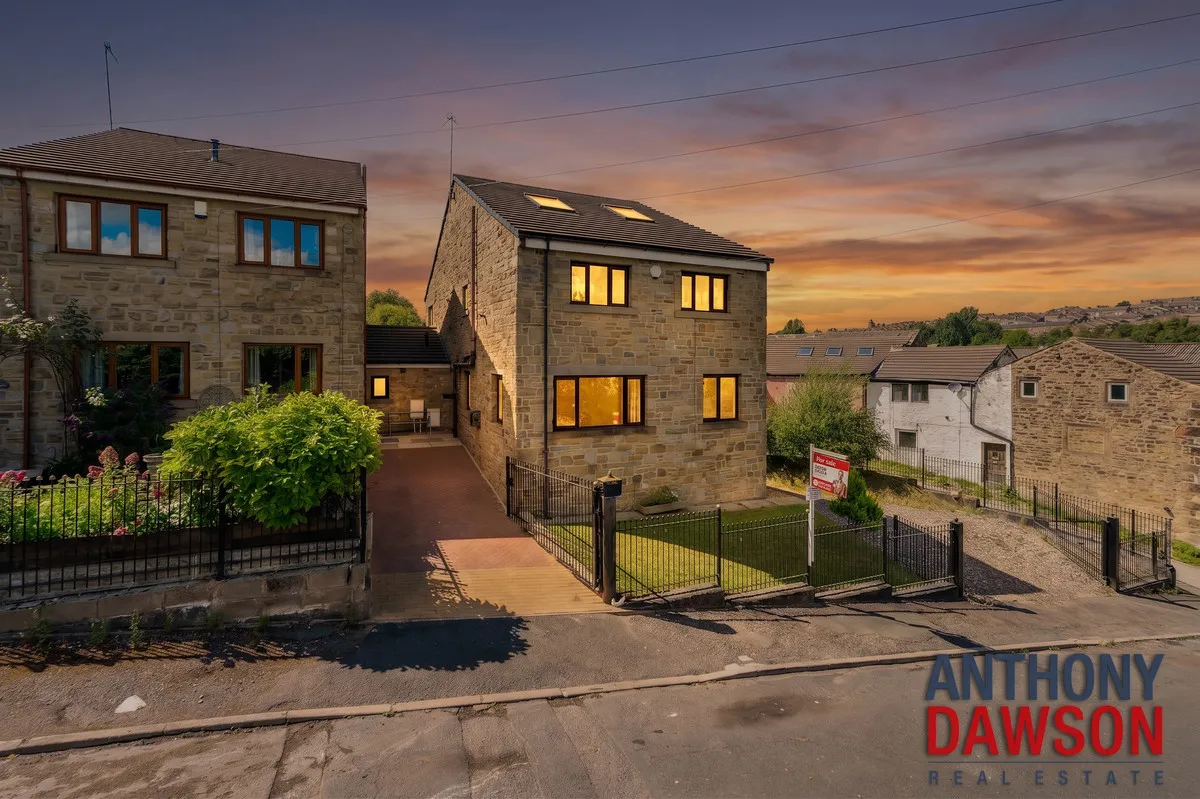 Lenches Road, Colne, BB8, photo 2