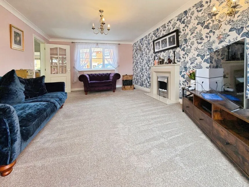 Post Mill Close, North Hykeham, Lincolnshire, LN6, photo 3