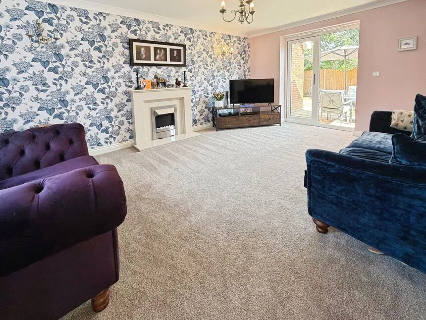 Post Mill Close, North Hykeham, Lincolnshire, LN6, photo 2