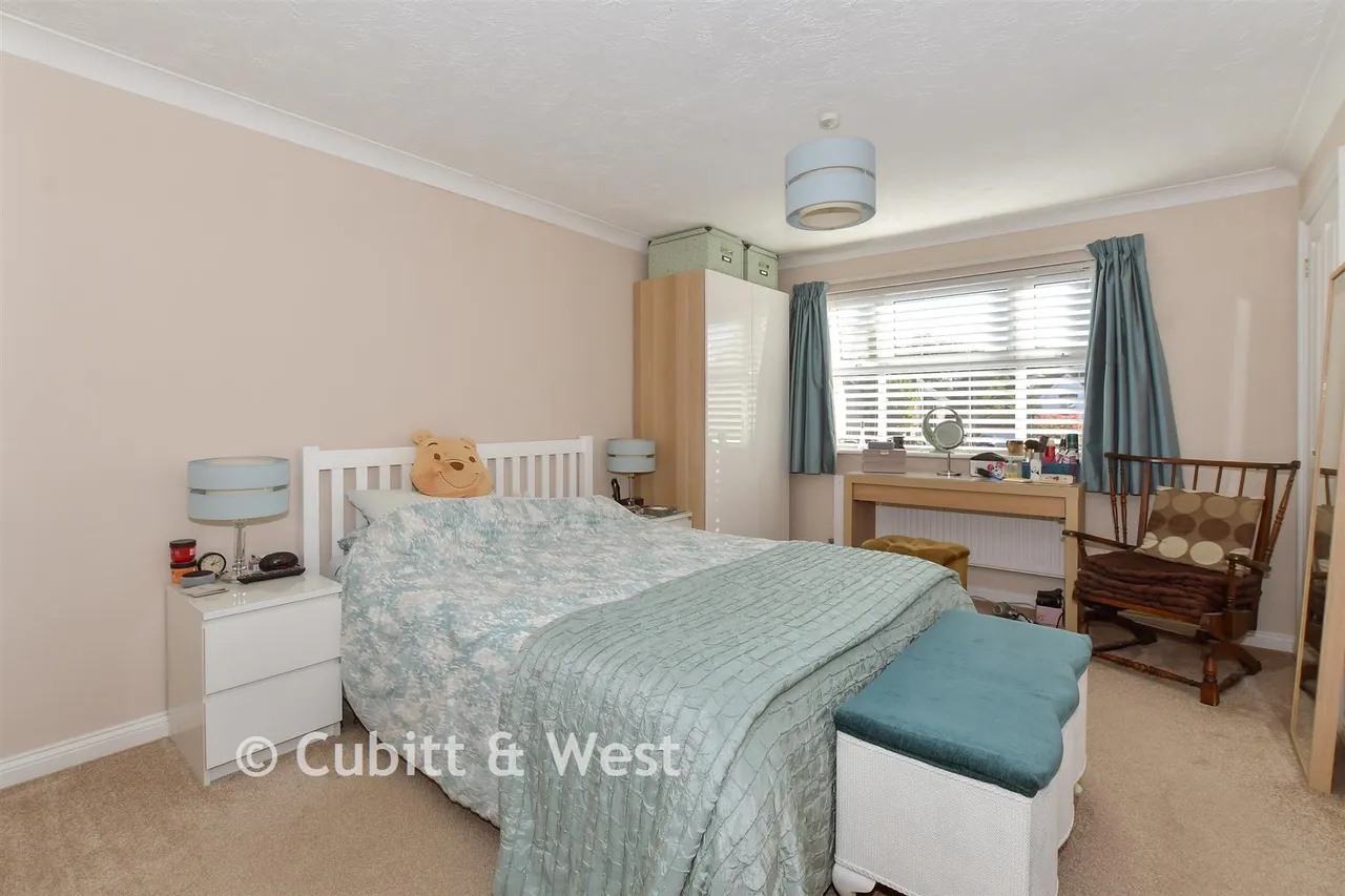 Cranham Avenue, Billingshurst, RH14, photo 9