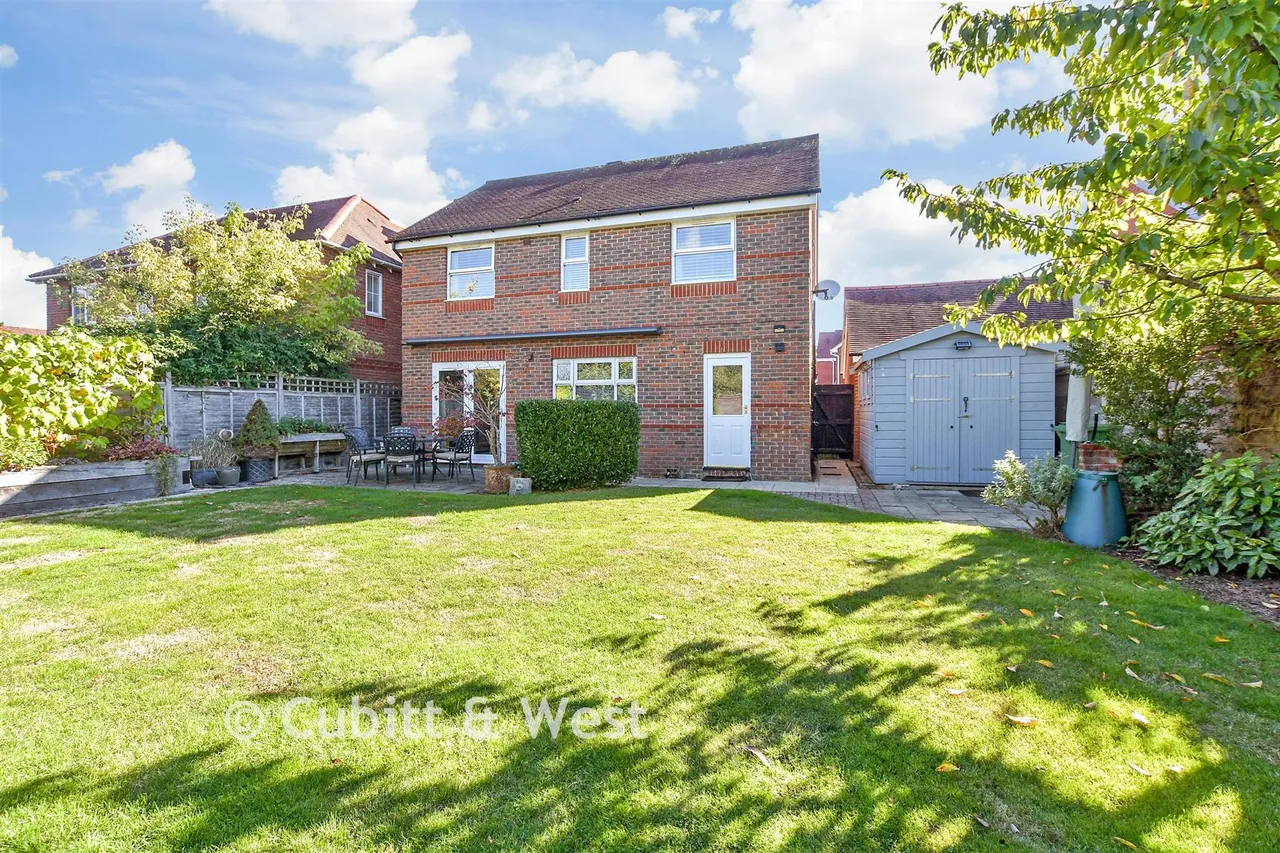 Cranham Avenue, Billingshurst, RH14, photo 12