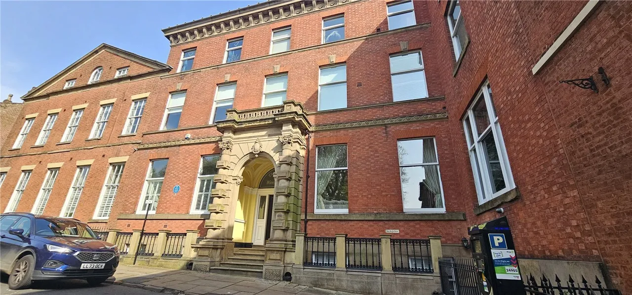 2 bed flat for sale, Winckley Square, Preston, PR1