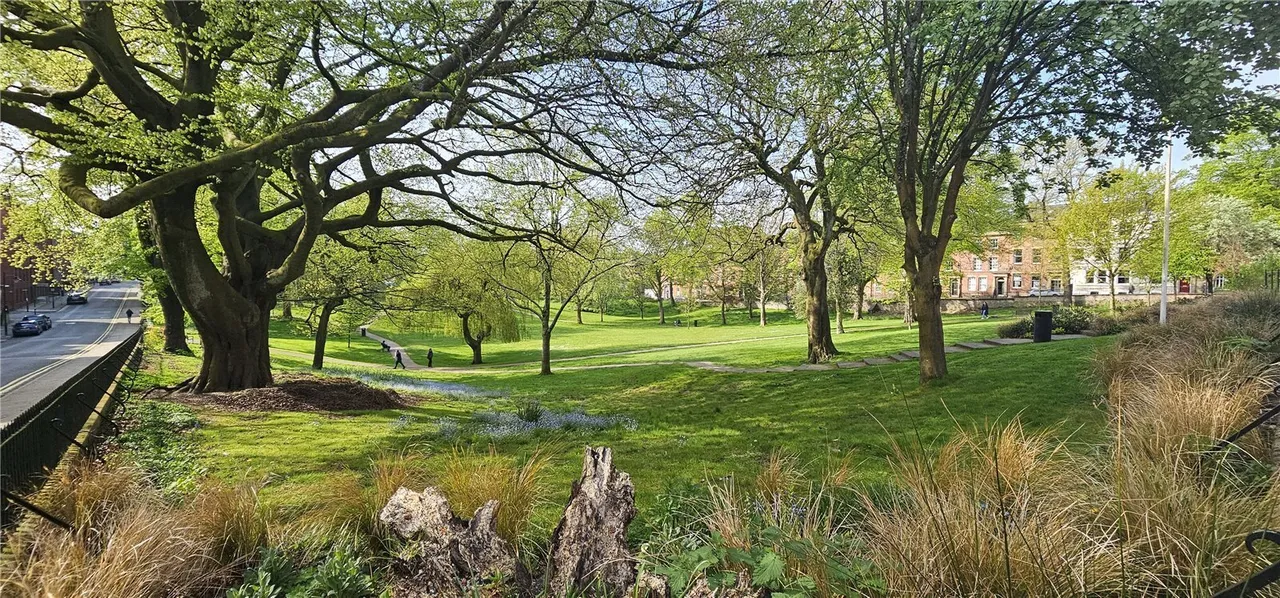 Winckley Square, Preston, PR1, photo 2