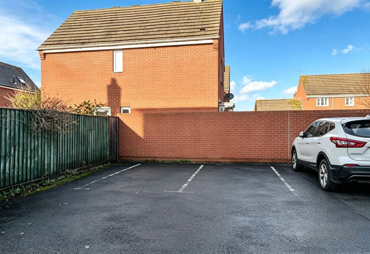 Callington Road, Swindon, SN25, photo 9