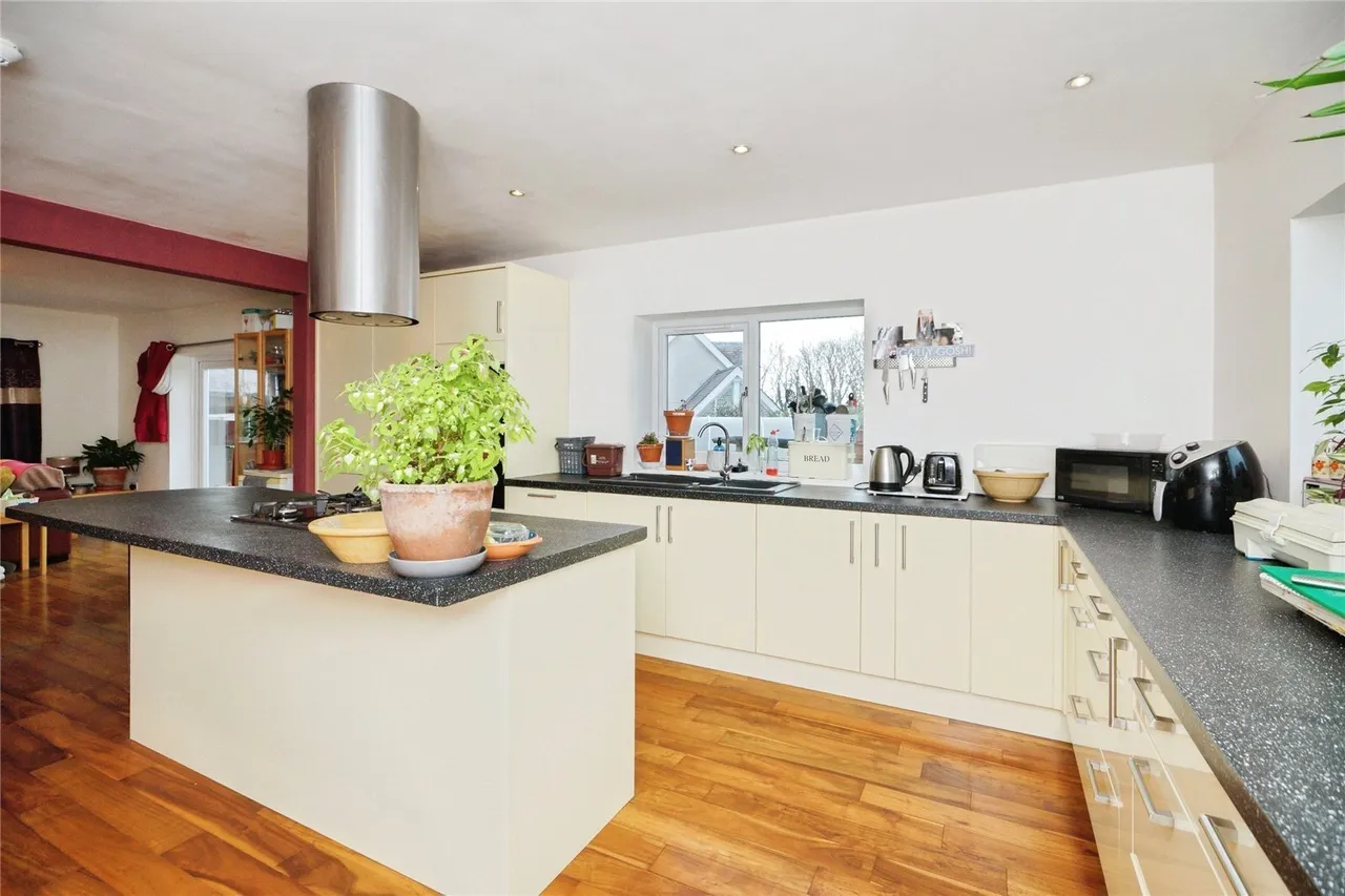 Dinas, Caernarfon, LL54, photo 4