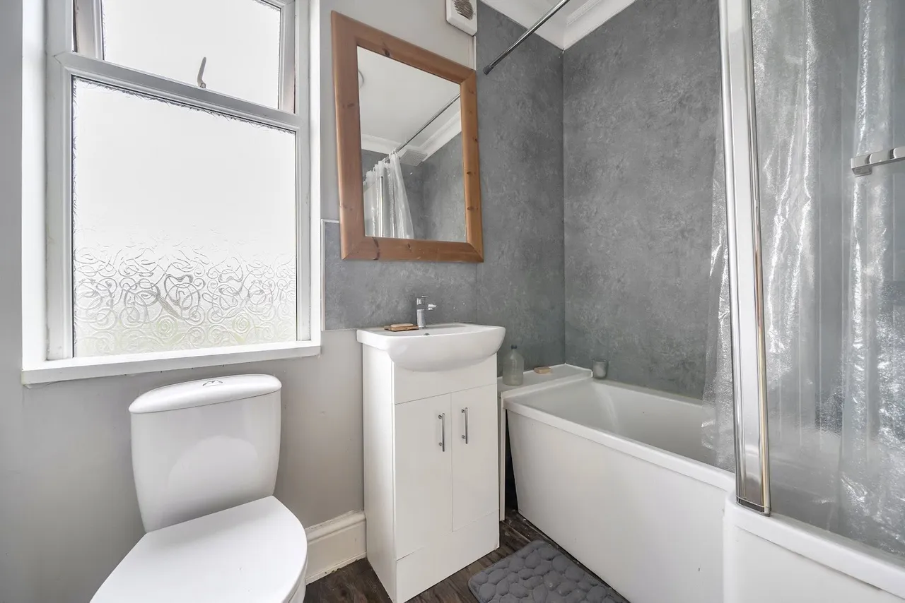 Old Laira Road, Plymouth, PL3, photo 13