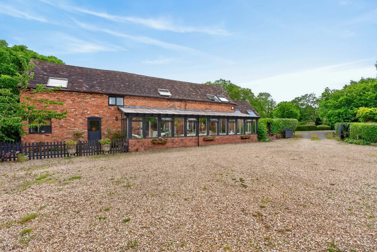 3 bed barn conversion for sale, School Lane, Cutnall Green, WR9