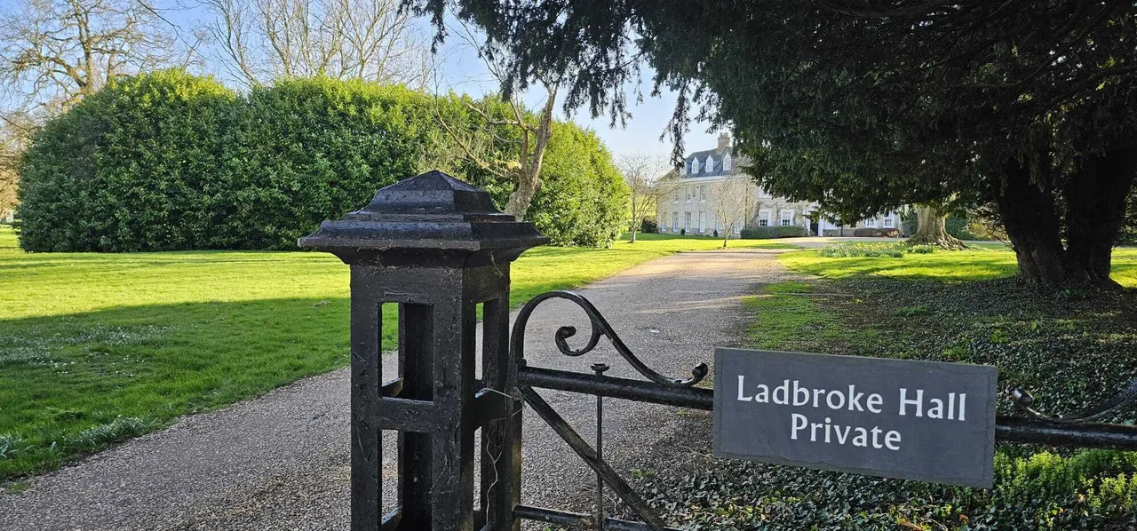Through Road, Ladbroke, CV47, photo 14