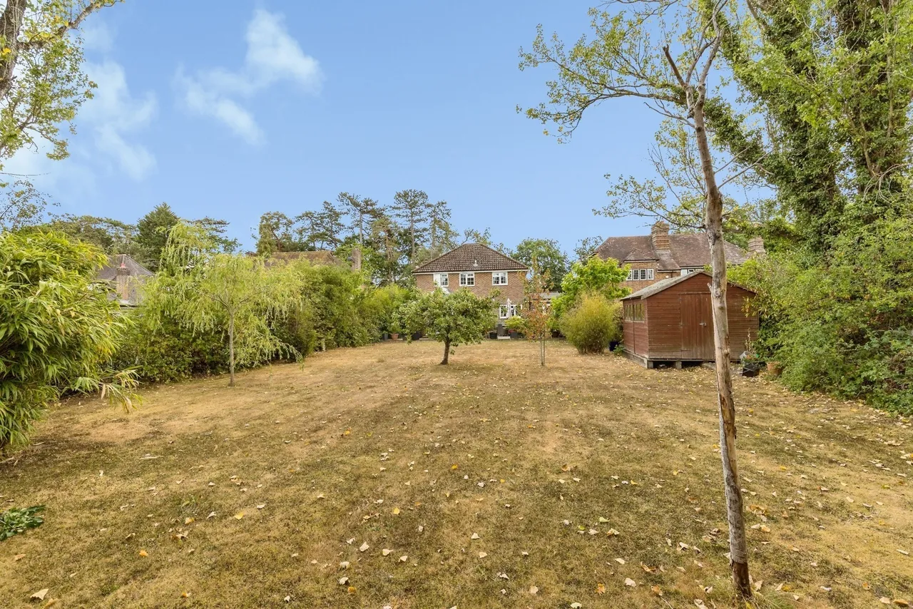 Rusper Road, Ifield, RH11, photo 5