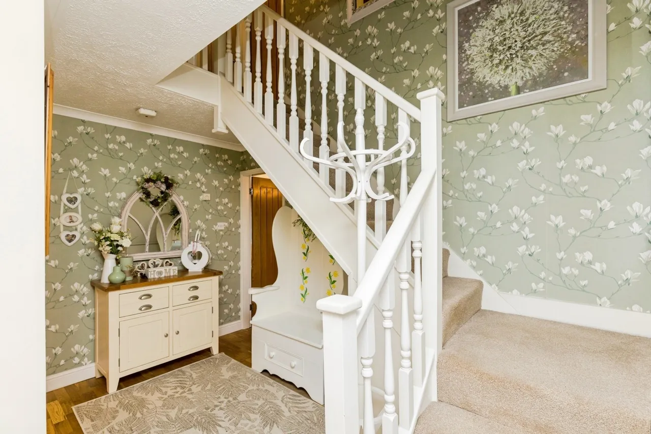 Rusper Road, Ifield, RH11, photo 11