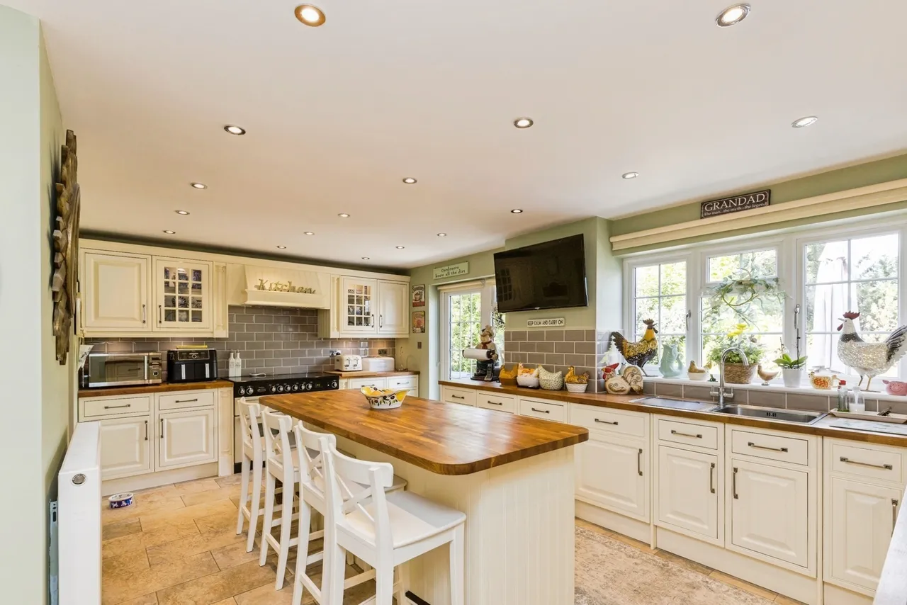 Rusper Road, Ifield, RH11, photo 14