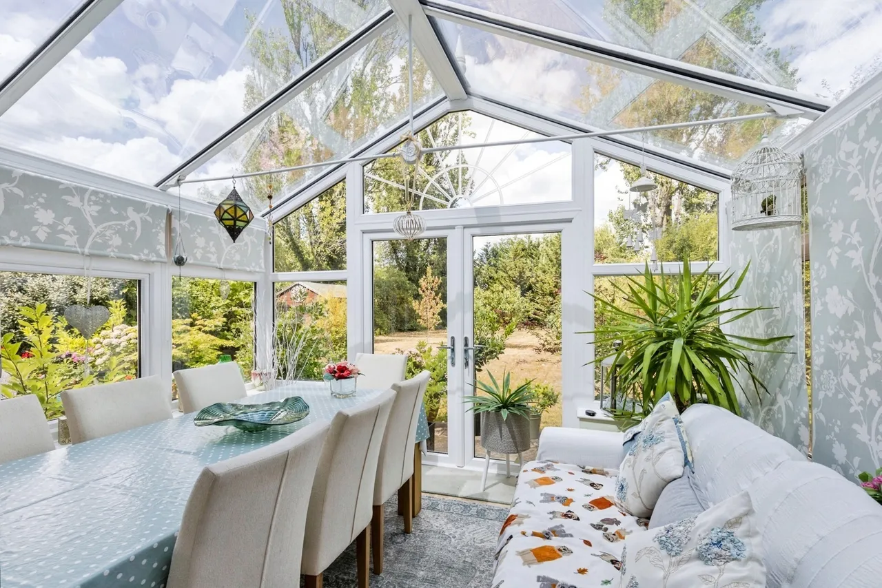 Rusper Road, Ifield, RH11, photo 8